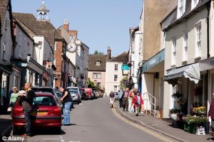 article-2007892-0CB8BA8300000578-226_468x313